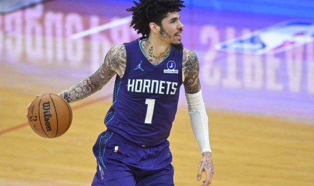 kaiyun-二人转！拉梅洛·鲍尔连续抢断反击送抛传 米勒两次空接得手