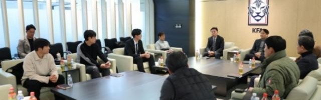 开云体育下载-内斗升级！韩国队选帅再陷僵局 挖角国足对手有戏？