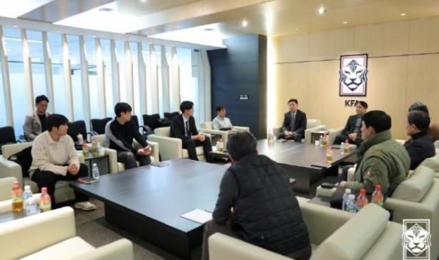 开云体育下载-内斗升级！韩国队选帅再陷僵局 挖角国足对手有戏？