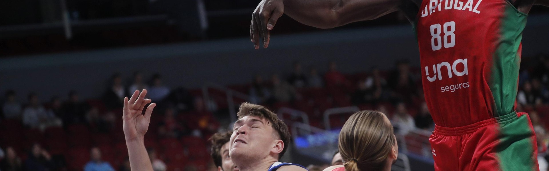 开云体育下载-起伏有点大！克塔首战轰23分18板，次战5中2仅6分2板