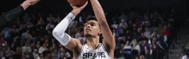 开云体育下载-攻防两端极致发挥！文班亚马再轰40+带队取胜