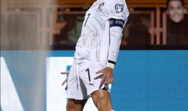 豪门狂欢夜！英格兰8连斩鱼腩，C罗一战超梅西，葡萄牙造5-0惨案