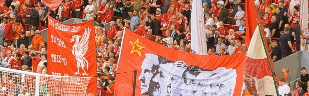 比肩传奇，加入斯洛特头像的“七贤旗”首次亮相安菲尔德