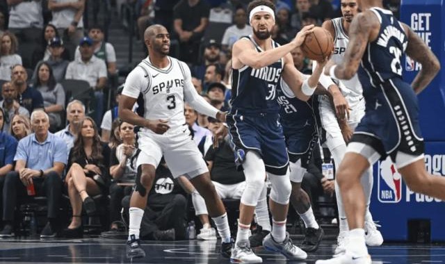 开云-6记三分点燃全场！谁说这汤老了？这汤太棒了！